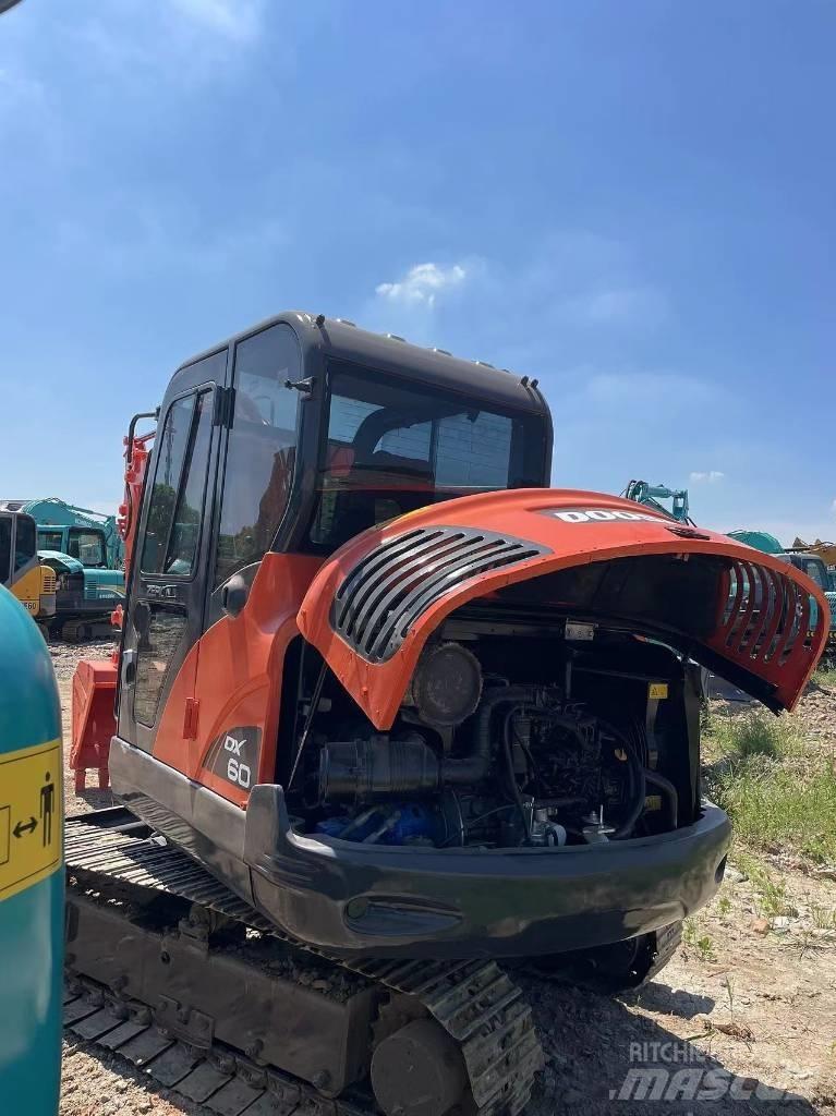 Doosan DX60 대형 굴삭기 29톤 이상