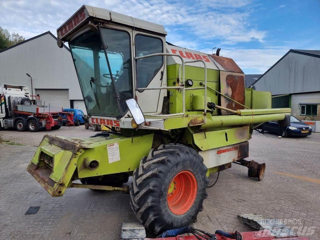 CLAAS 68s 콤바인 수확기