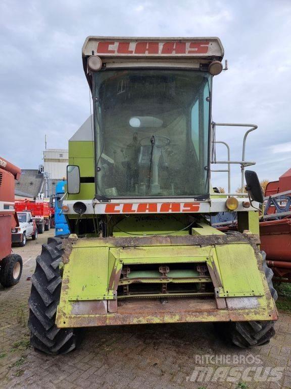 CLAAS 68s 콤바인 수확기
