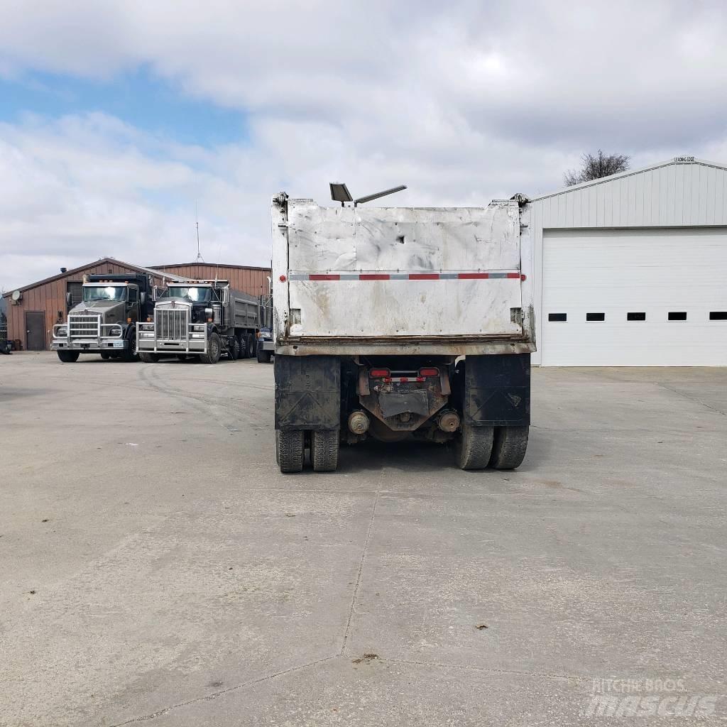 Ford L 9000 덤프 트럭