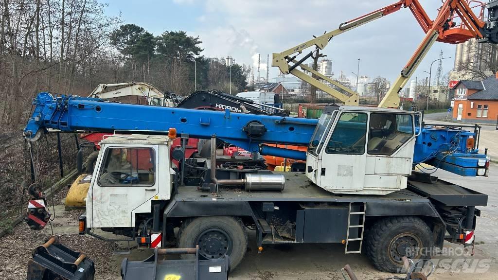 Liebherr LTM 1025 A/T 크레인