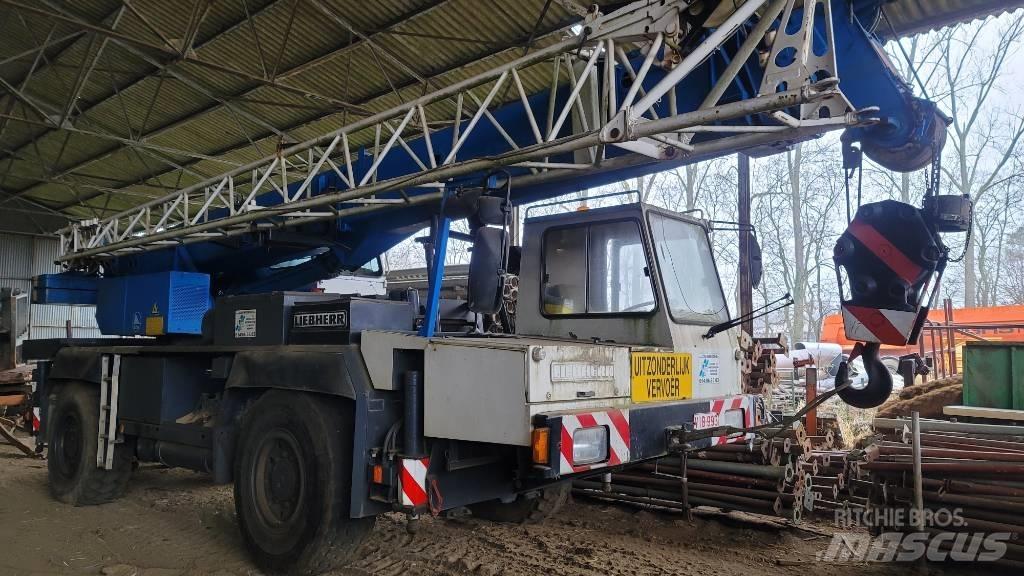 Liebherr LTM 1025 A/T 크레인