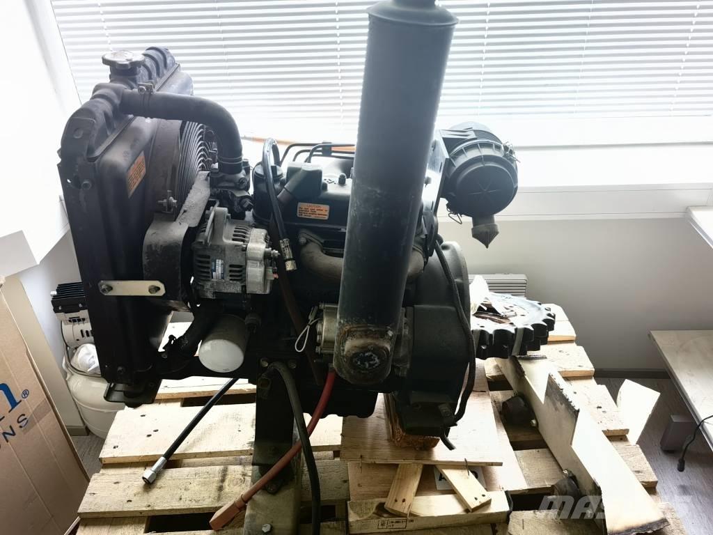 Kubota D905, D902 엔진