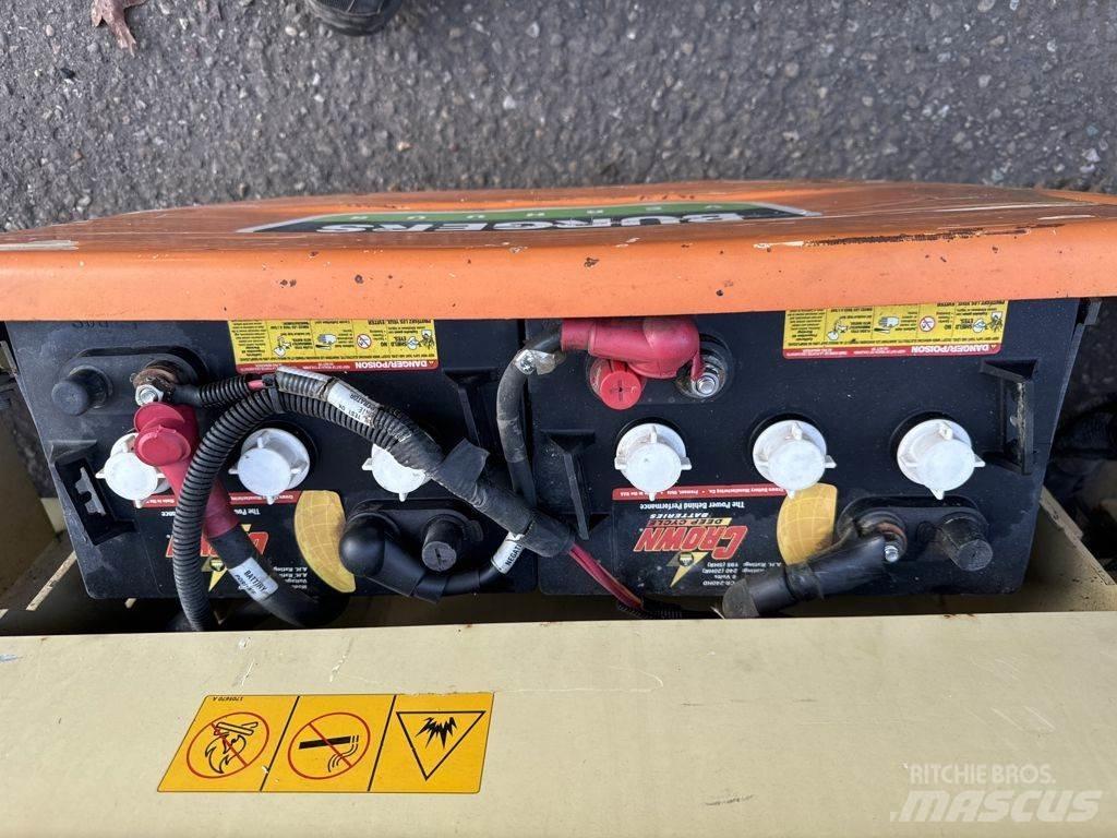 JLG 2030ES 가위형 리프트