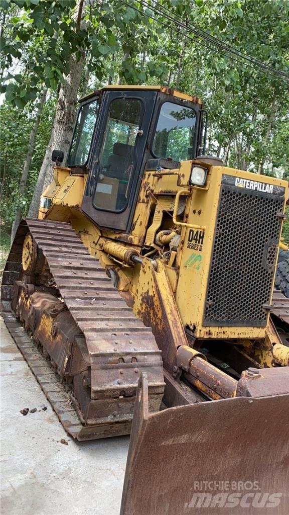CAT D4H 크롤러 도저