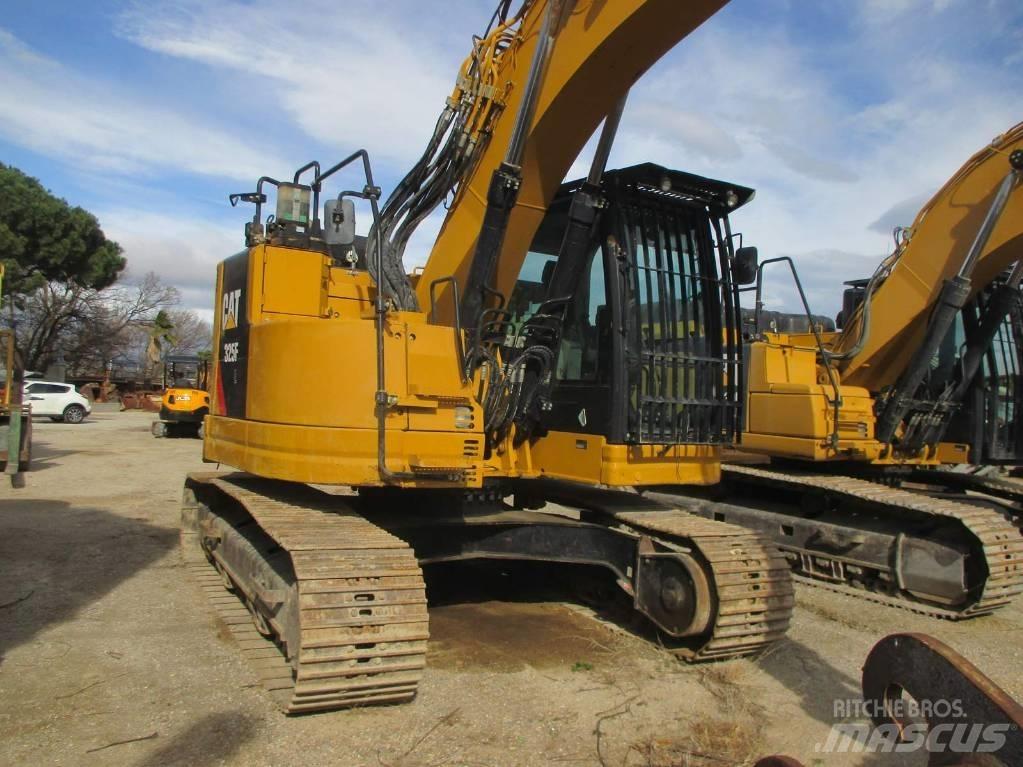 CAT 325 F LCR 대형 굴삭기 29톤 이상