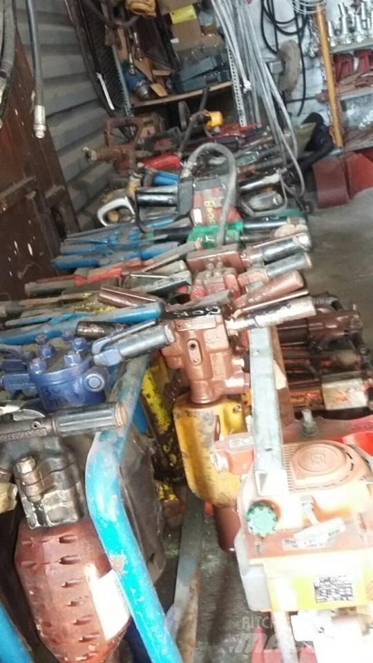 Atlas Copco TEX 250 브레이커