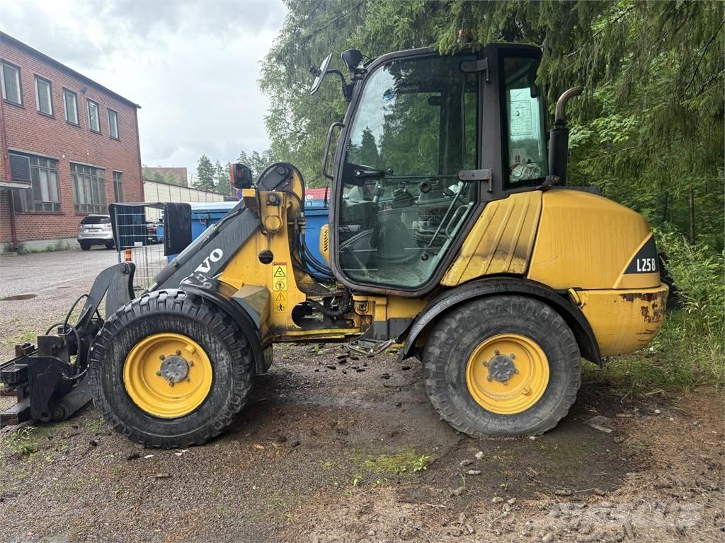 Volvo L 25 B  휠로우더