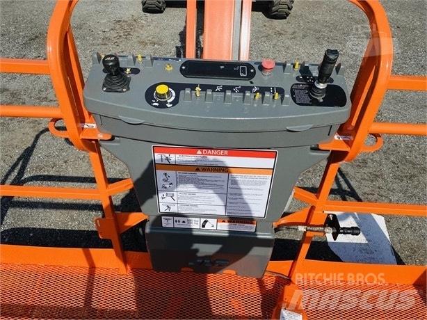 JLG 460 SJ 견인식 전동이동 리프트