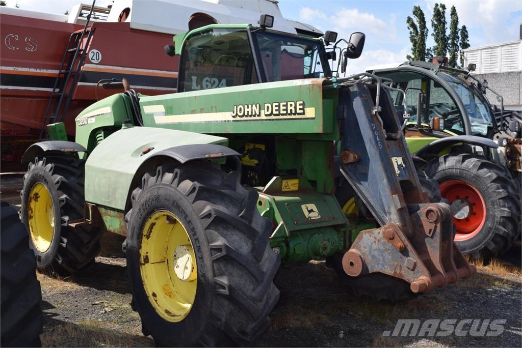 John Deere 3200 견인식 전동이동 리프트