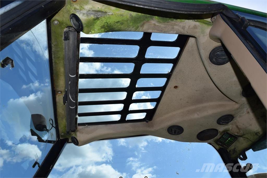 John Deere 3200 견인식 전동이동 리프트