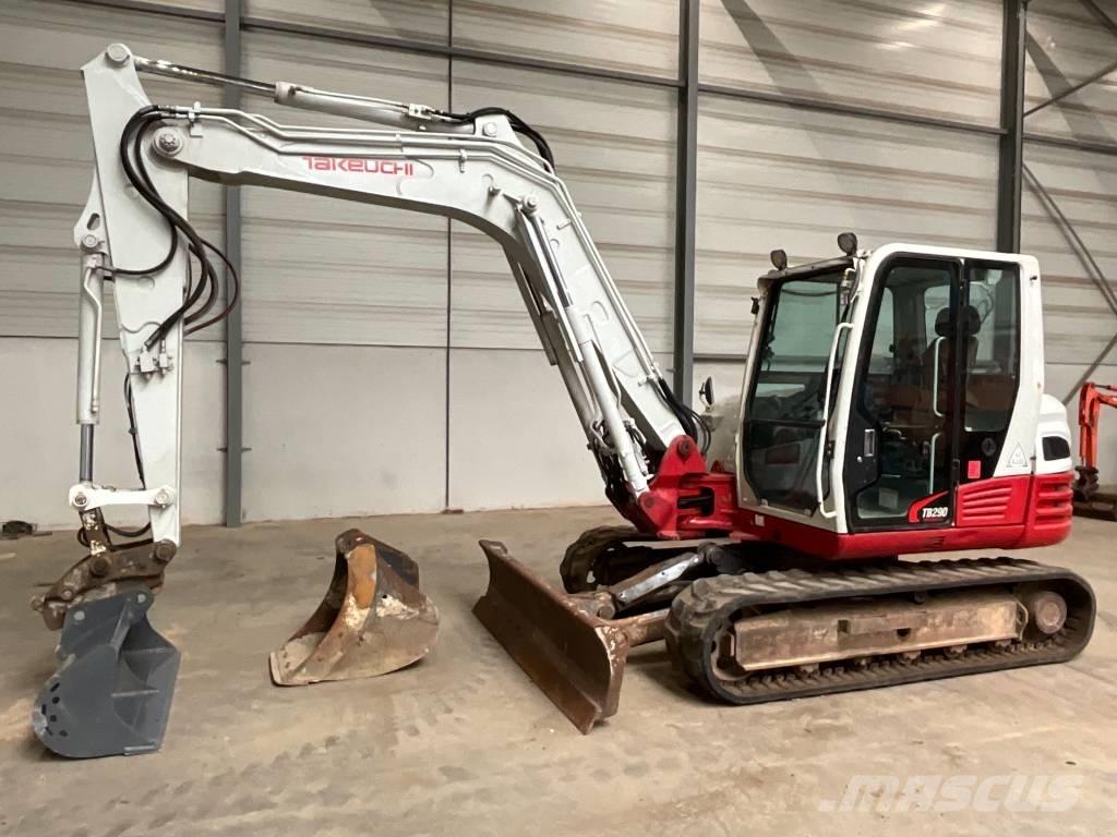 Takeuchi TB 290 중형굴삭기 7톤-28톤