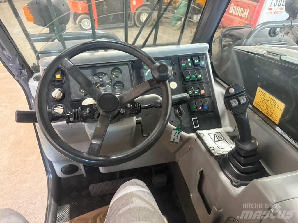 Bobcat T 2556, T2556 농업용 텔레 핸들러
