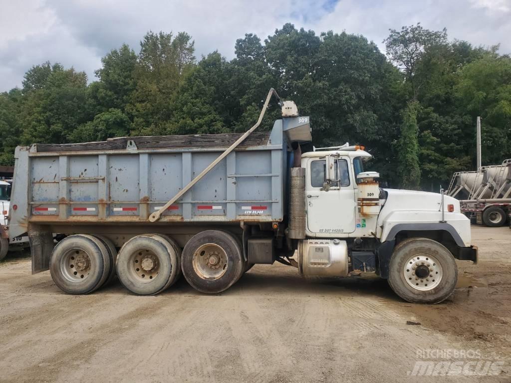 Mack RD688s 덤프 트럭
