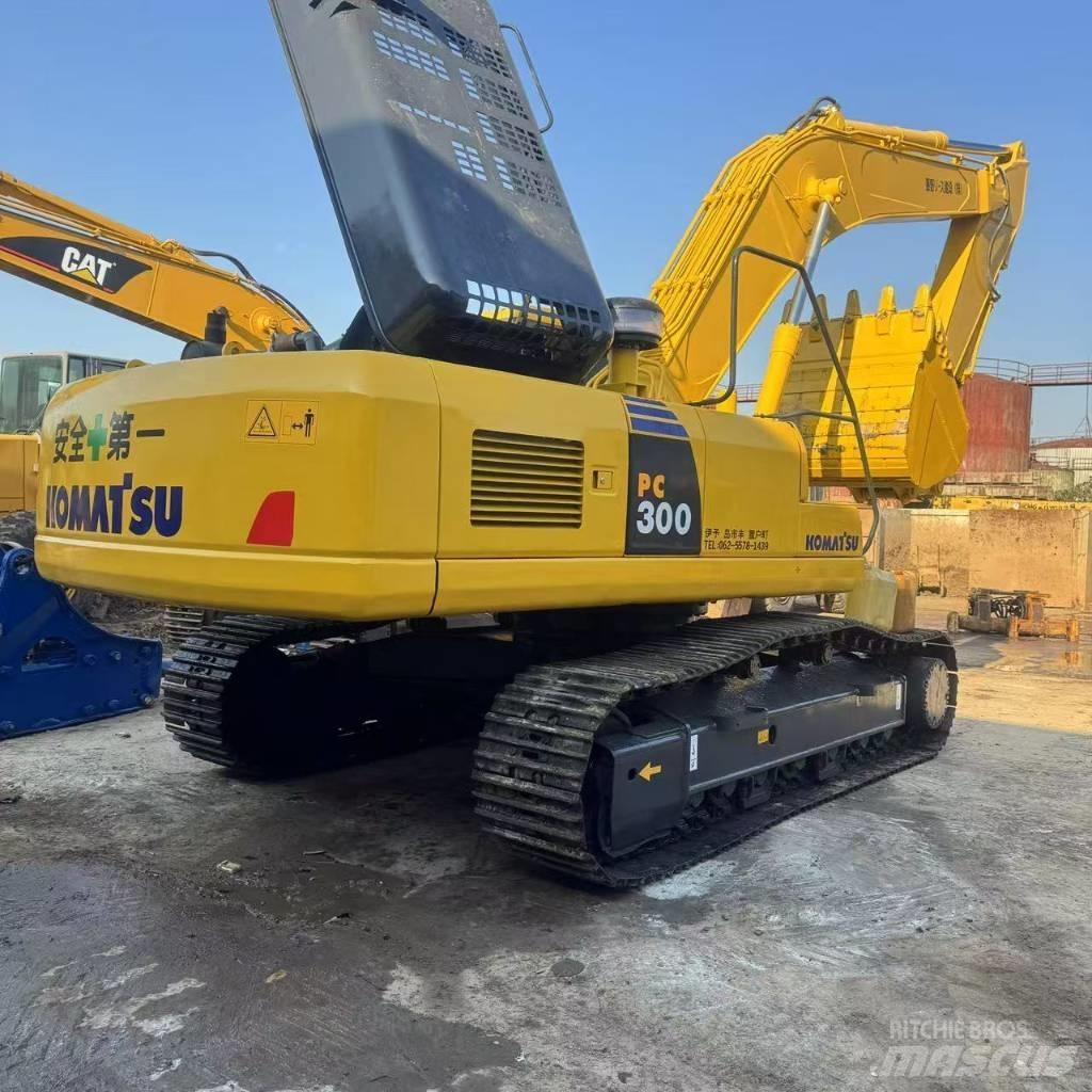 Komatsu PC 300 대형 굴삭기 29톤 이상
