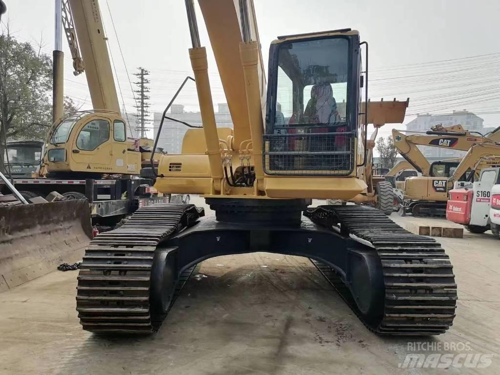 Komatsu PC 300 대형 굴삭기 29톤 이상