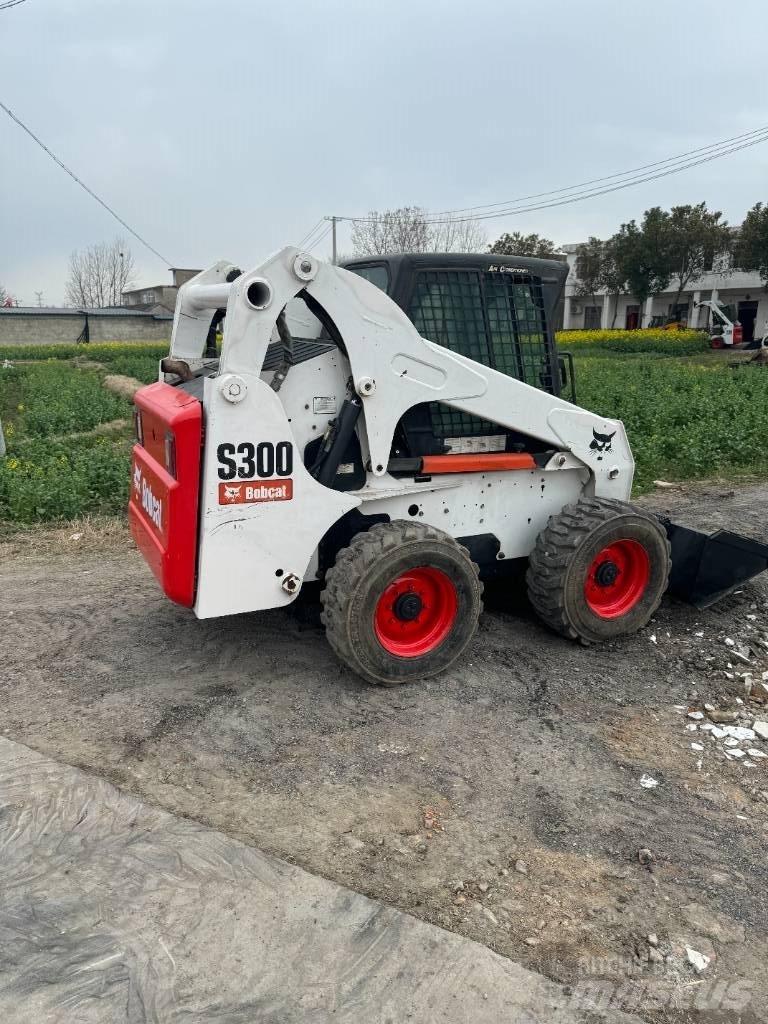 Bobcat S 330  스키드로더