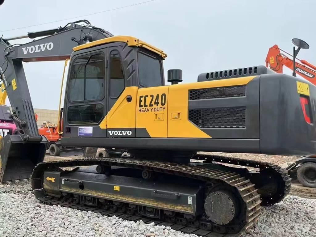 Volvo EC 240 대형 굴삭기 29톤 이상