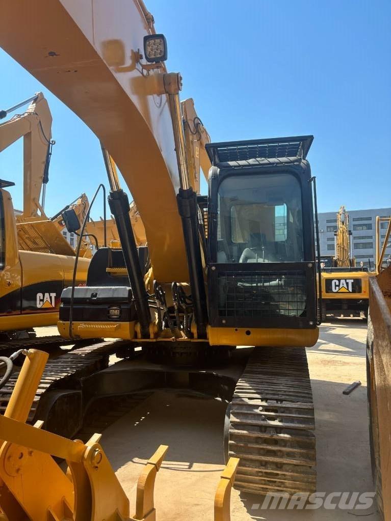 CAT 320D 대형 굴삭기 29톤 이상