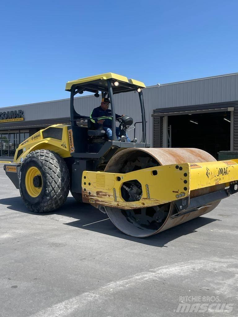 Bomag BW 211 DH-5 싱글 드럼 롤러