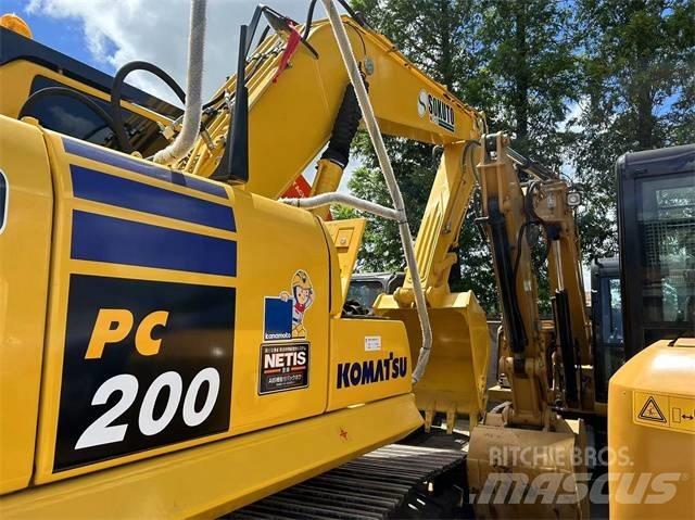Komatsu PC 200-8 대형 굴삭기 29톤 이상