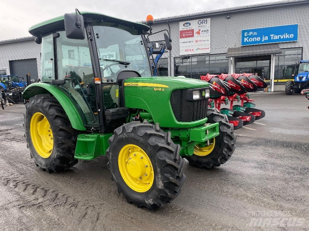 John Deere 5055 E 트랙터