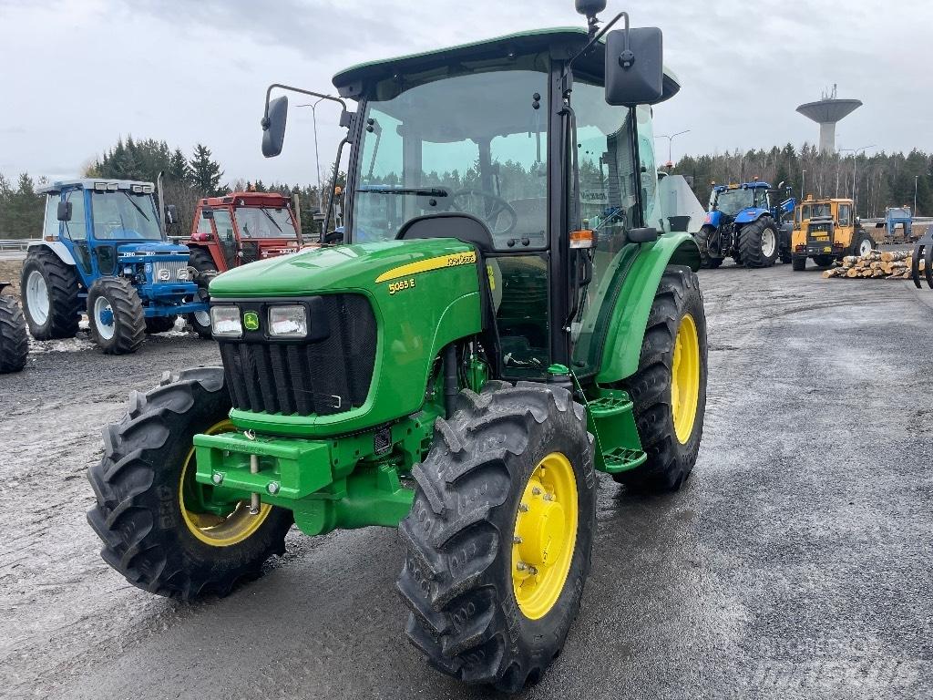 John Deere 5055 E 트랙터
