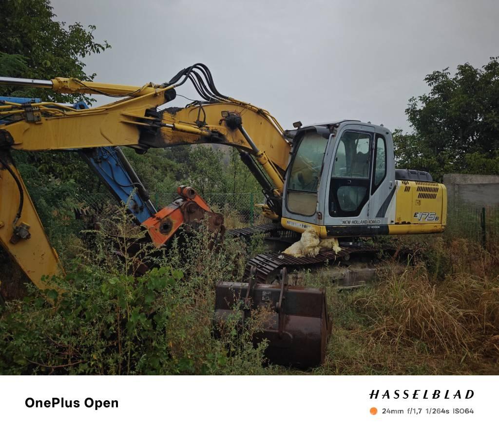 New Holland E 175 B 라디에이터