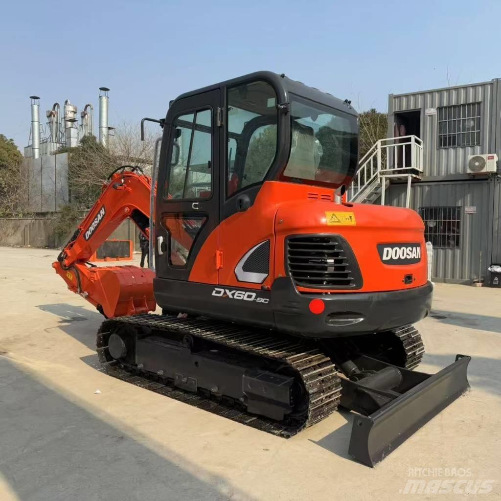 Doosan DX 60-9 C 대형 굴삭기 29톤 이상