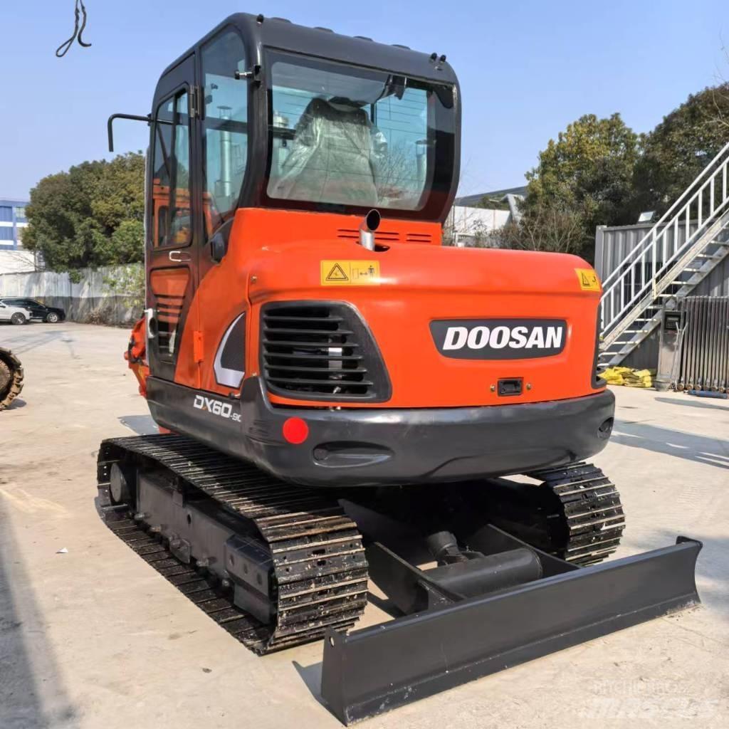 Doosan DX 60-9 C 대형 굴삭기 29톤 이상