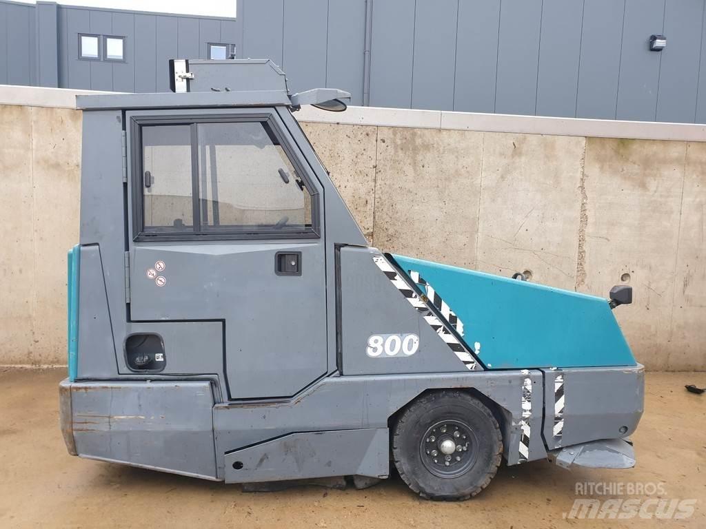 Tennant 800 도로 청소차