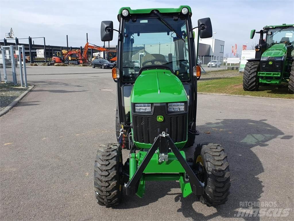 John Deere 2026R 소형 트랙터