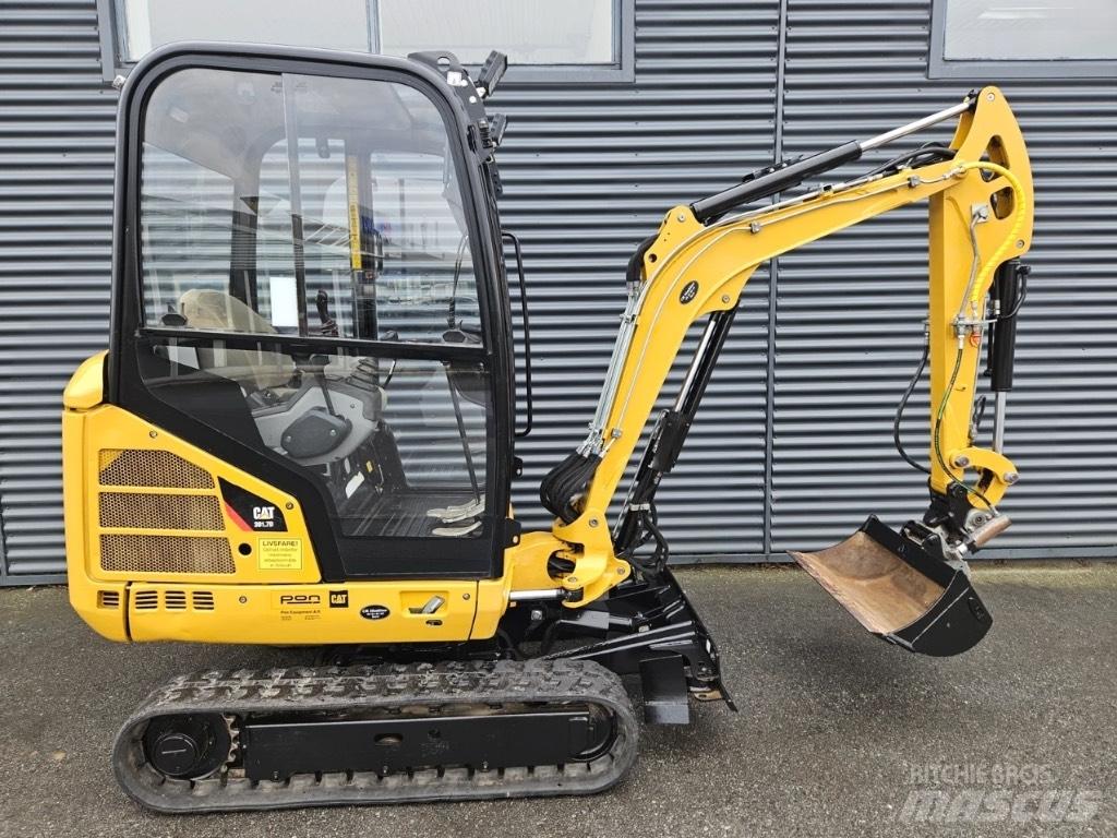 CAT 301.7 D 소형 굴삭기 7톤 미만