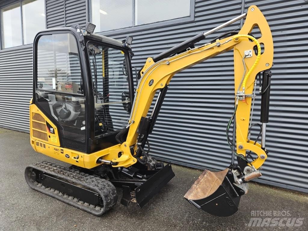 CAT 301.7 D 소형 굴삭기 7톤 미만