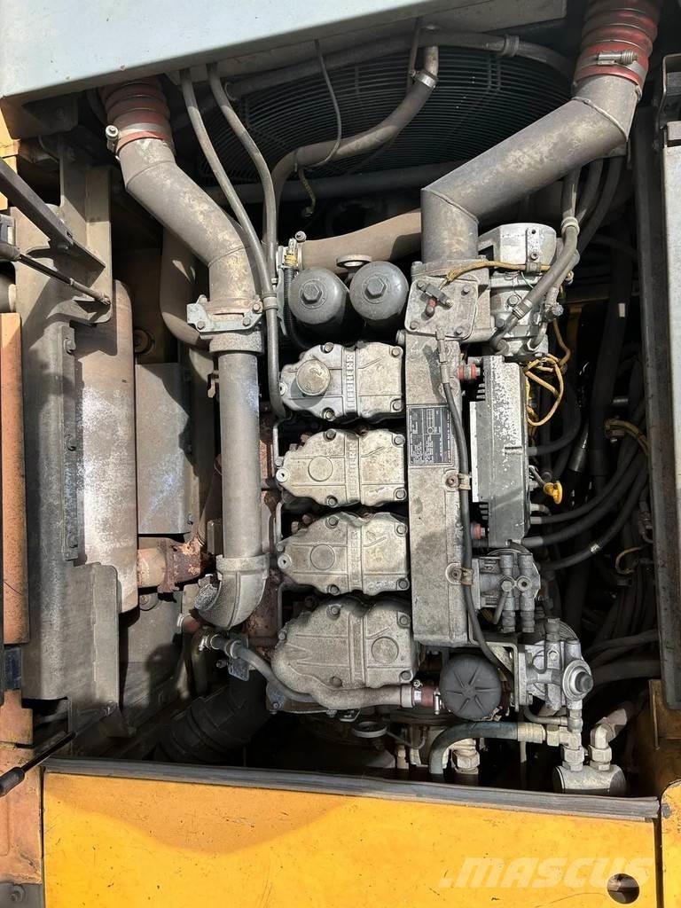 Liebherr A934C 폐기물/산업 처리기