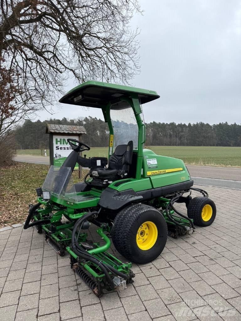 John Deere 8700 A 페어웨이 잔디깎기