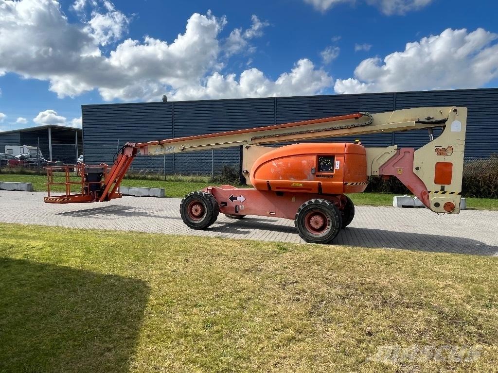 JLG 800 AJ 관절형 전동이동 리프트