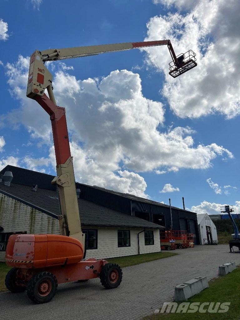 JLG 800 AJ 관절형 전동이동 리프트