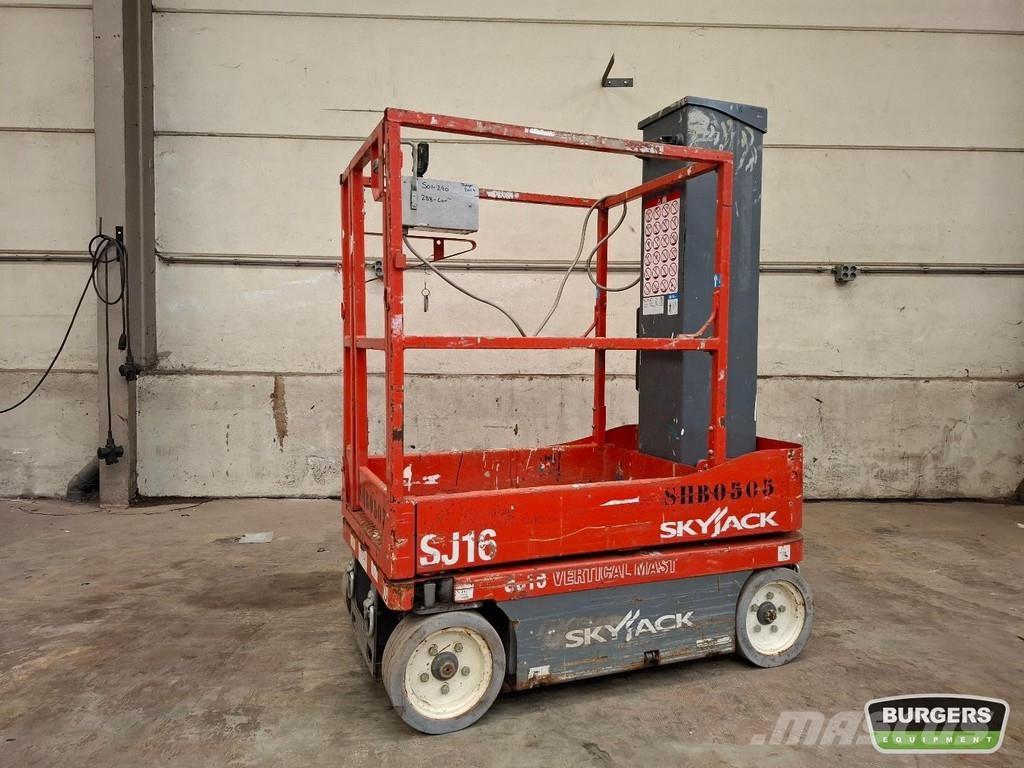 SkyJack SJ16 기타 승강기와 플랫폼