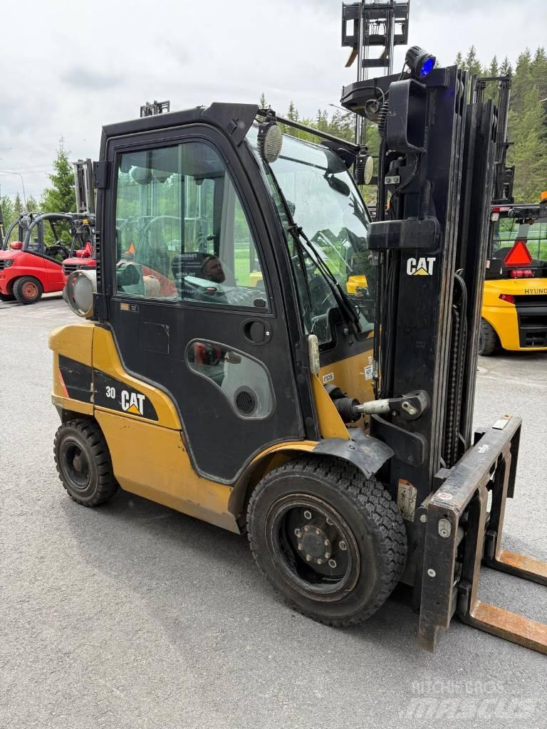 CAT GP 30 N LPG 지게차