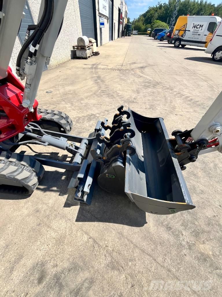 Takeuchi TB 225 소형 굴삭기 7톤 미만