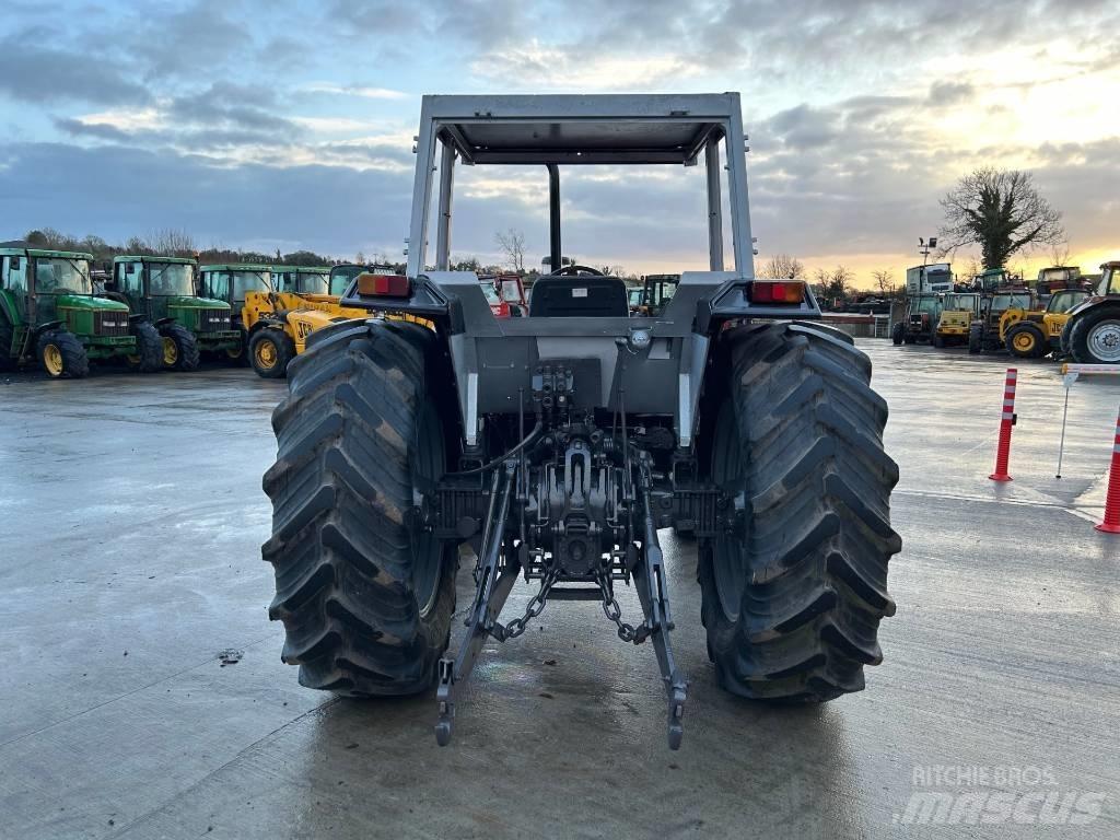 Massey Ferguson 390 트랙터