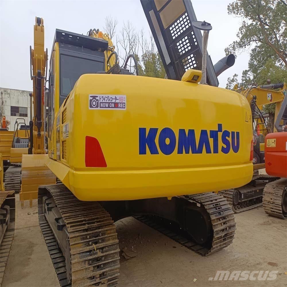Komatsu PC 220 대형 굴삭기 29톤 이상