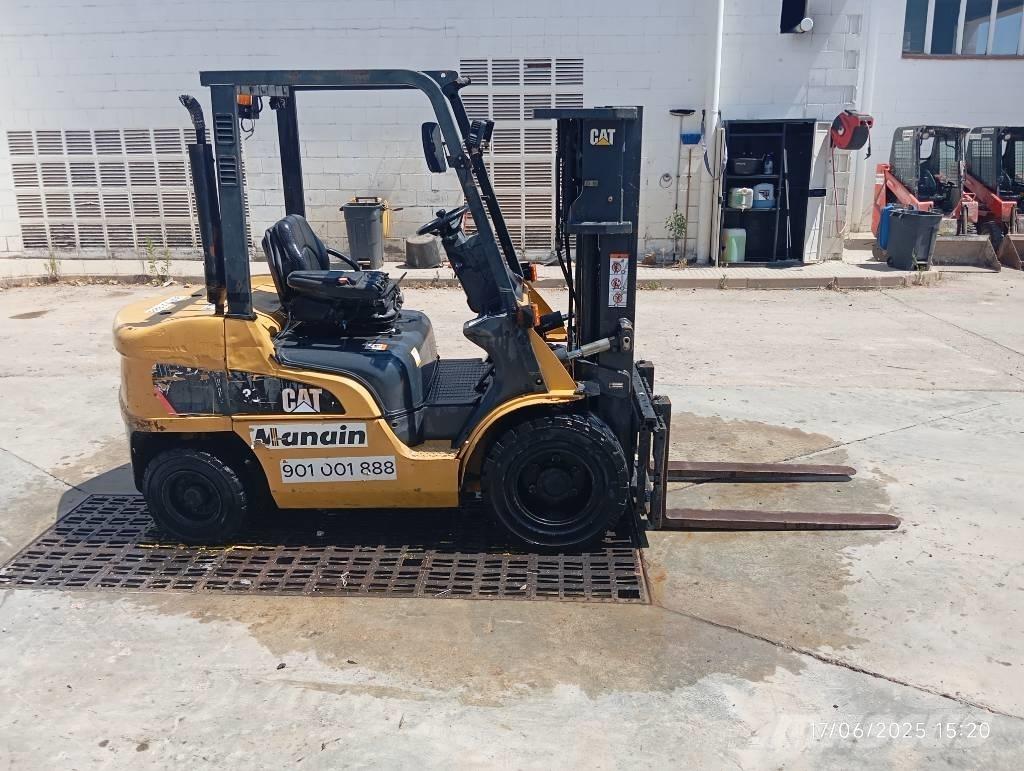 CAT DP 30 NT 디젤 지게차