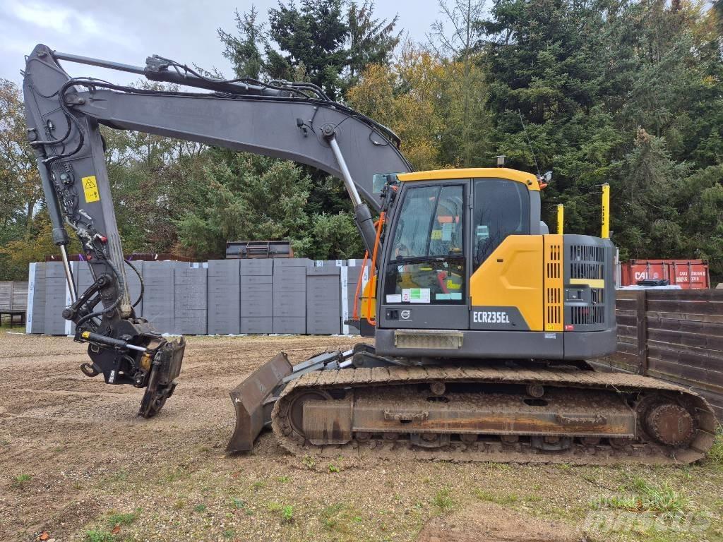 Volvo ECR235EL 대형 굴삭기 29톤 이상
