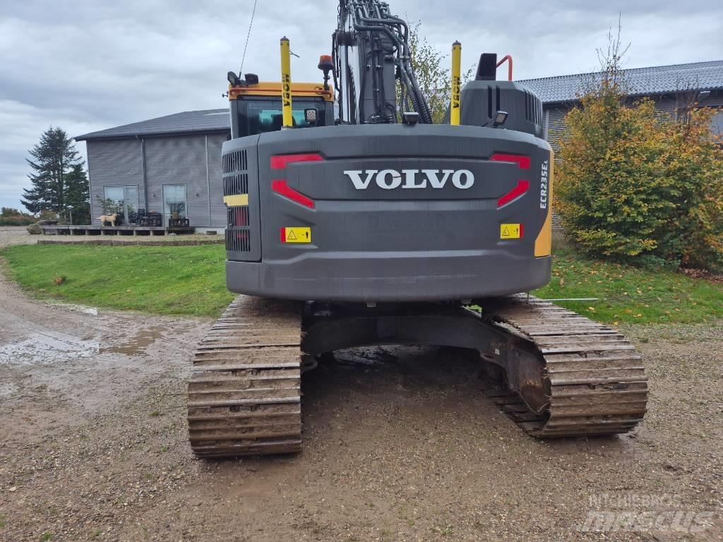 Volvo ECR235EL 대형 굴삭기 29톤 이상