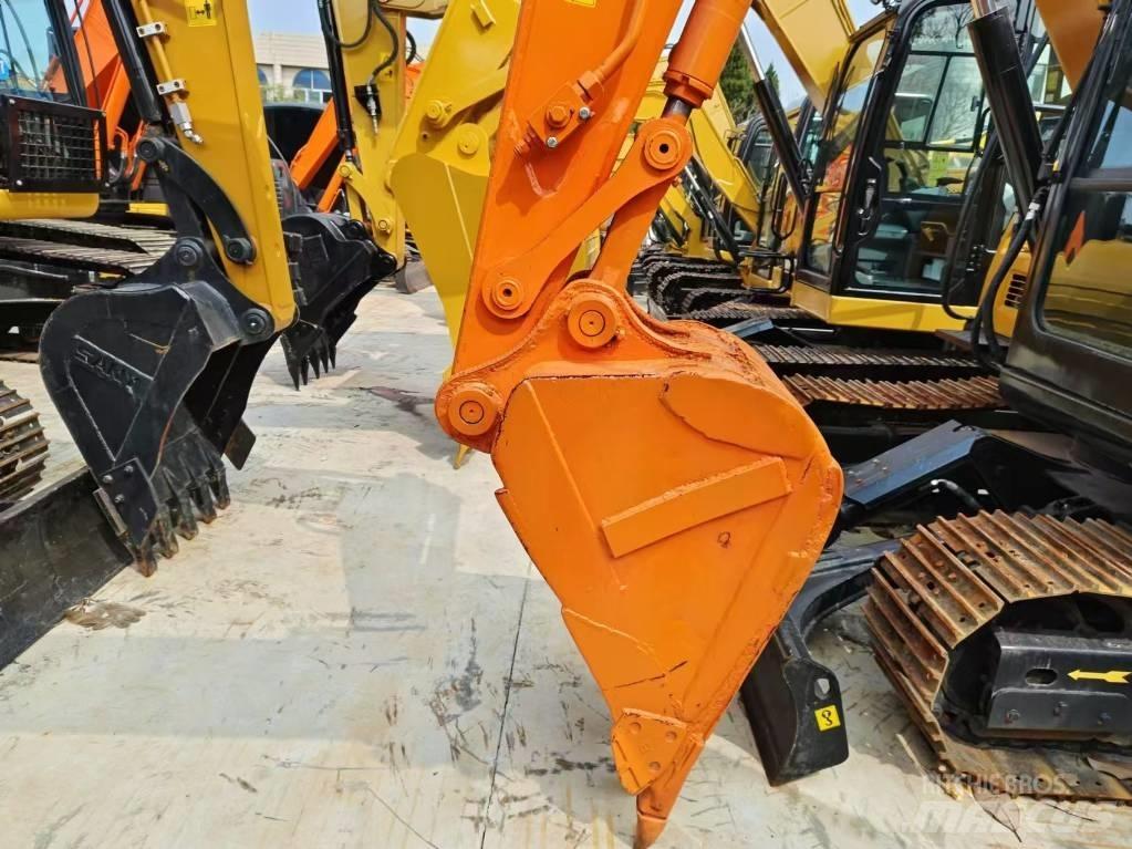 Hitachi ZX 70 소형 굴삭기 7톤 미만