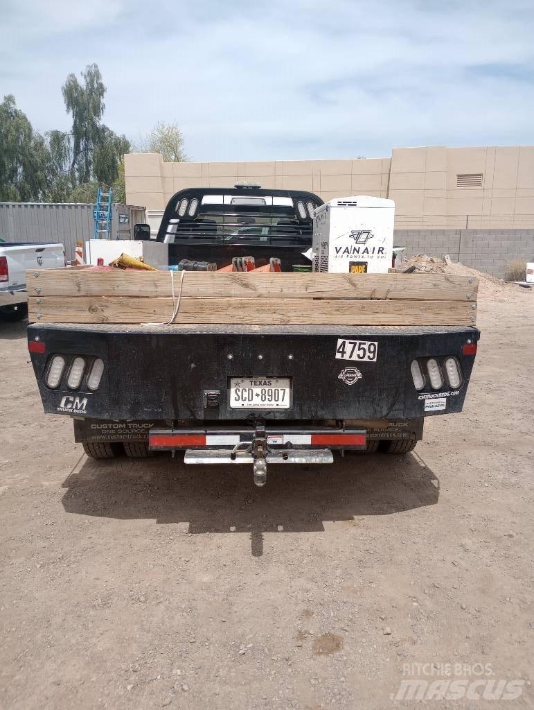 RAM 5500 플랫베드/드롭사이드 트럭