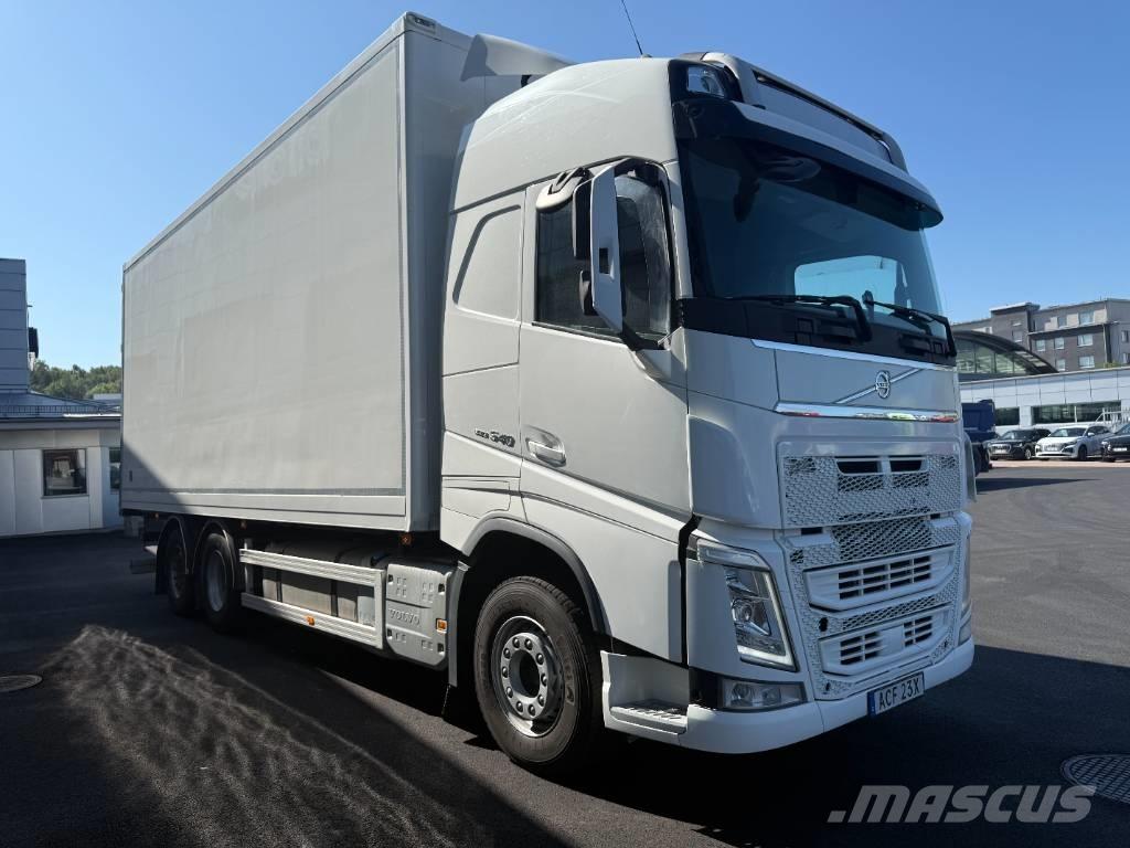Volvo FH 540 6x2 탑차 트럭