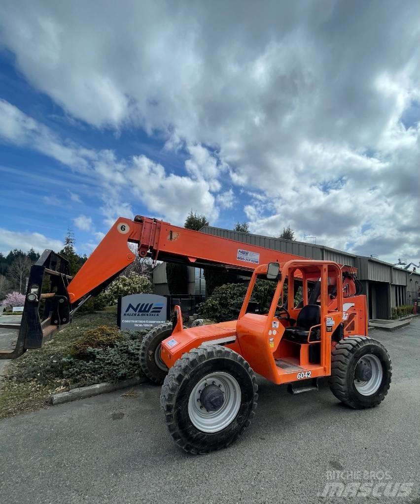 JLG 6042 험지용 트럭